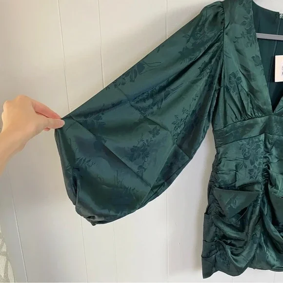 NWT Showpo RICHMOND JACQUARD FLORAL LONG SLEEVE RUCHED MINI DRESS GREEN SZ 4 - Picture 7 of 15
